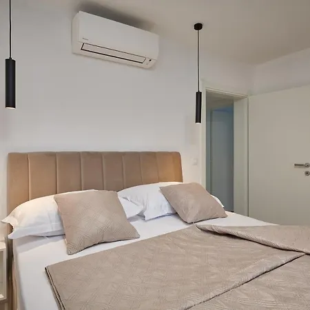 Nika With Private Heated Pool