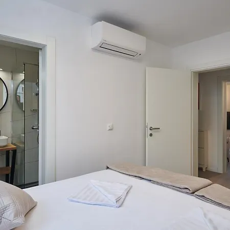 Nika With Private Heated Pool