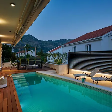 别墅 Nika With Private Heated Pool 斯拉诺