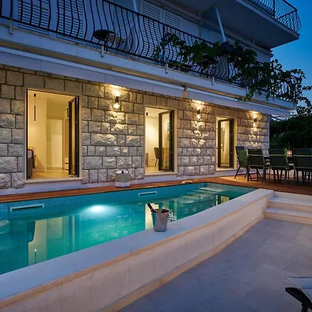 别墅 Nika With Private Heated Pool 斯拉诺