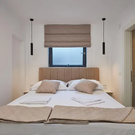 Nika With Private Heated Pool Villa