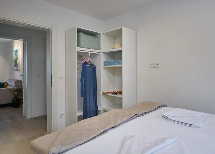 Nika With Private Heated Pool 别墅 *