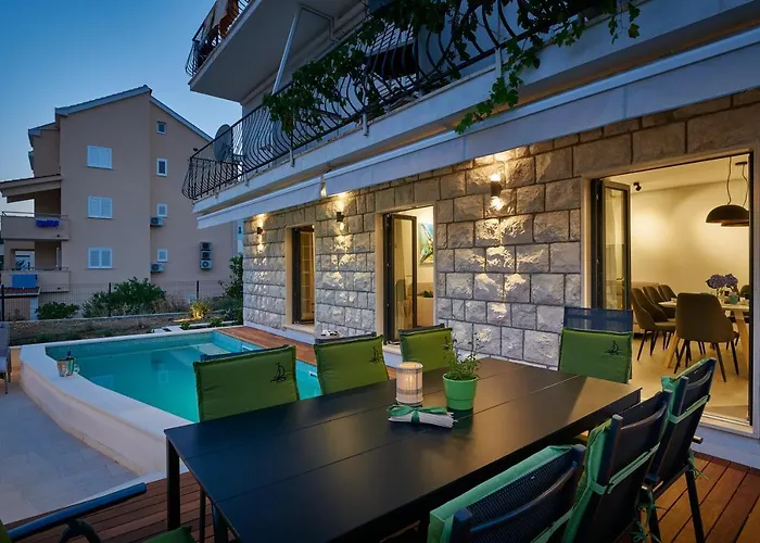 Nika With Private Heated Pool 别墅 斯拉诺