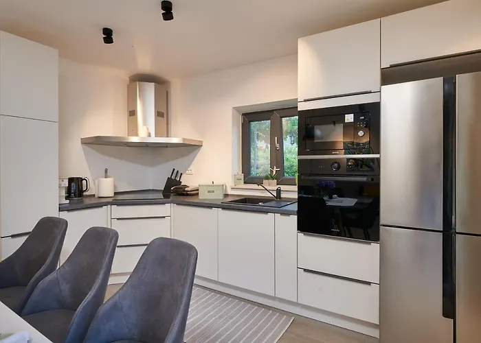 别墅 Nika With Private Heated Pool