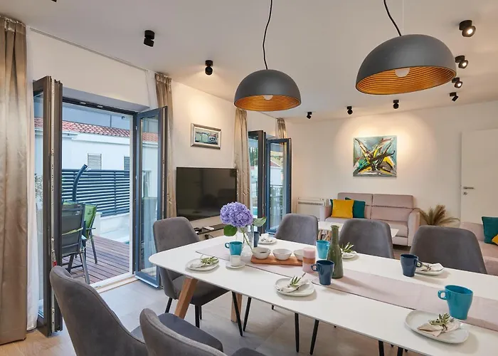 Nika With Private Heated Pool 斯拉诺